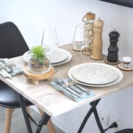 L'authentique *studio *parking Prive* *wifi*calme Apartamento